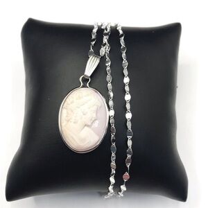 925 Sterling Silver Pink Cameo Pendant Necklace Size 18”